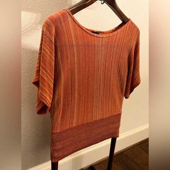 3/$30 Wet Seal Lightweight Short Sleeve Semi-Sheer Sweater - Picture 4 of 6
